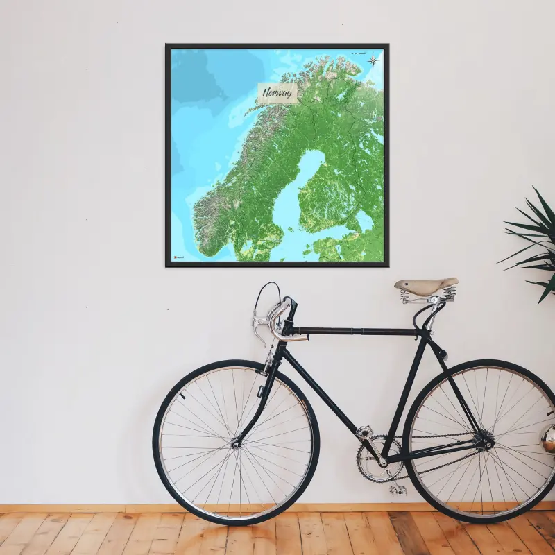 Norwegen-Landkarte als Poster im Jalma Design in einem Raum an der Wand hängend über einem Fahrrad