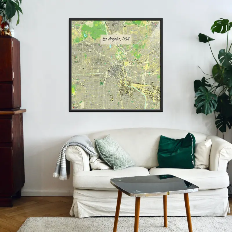 Los Angeles-Stadtkarte als Poster im Jalma Design in einem Wohnzimmer mit einem Sofa