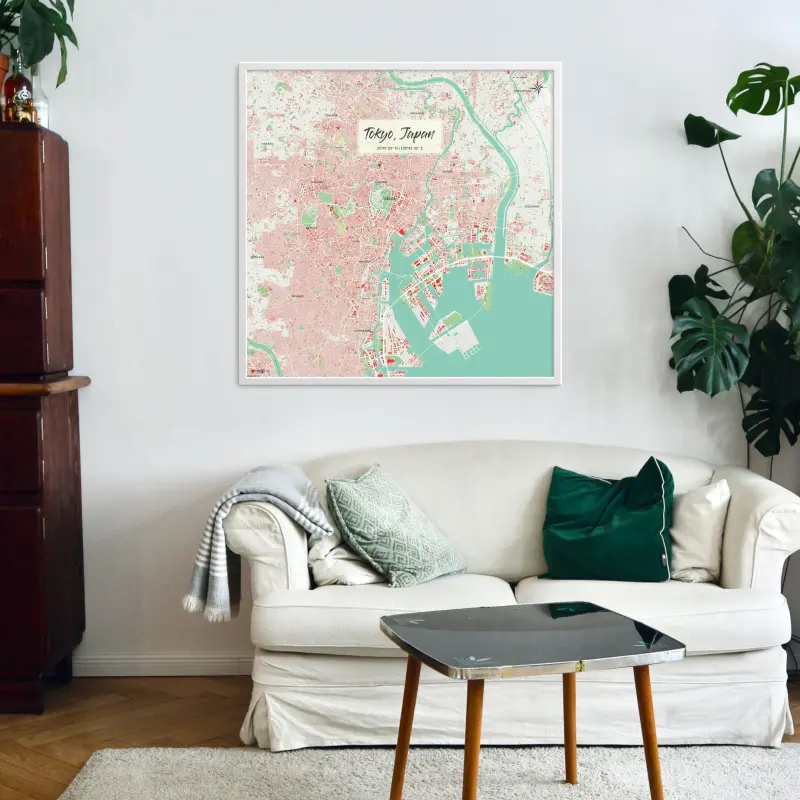 Tokio-Stadtkarte als Poster im Nani Design in einem Wohnzimmer mit einer Couch