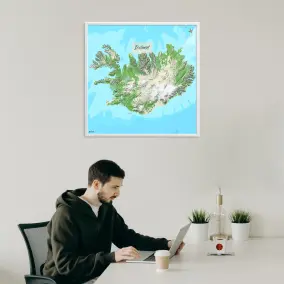 Island-Landkarte als Poster im Jalma Design in einem Büro mit Mann und Laptop