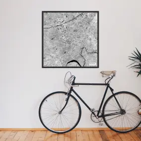 Essen-Stadtkarte als Poster im Kaia Design über einem Fahrrad
