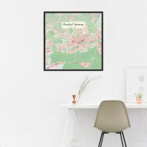 Frankfurt-Stadtkarte als Poster im Nani Design über einem Schreibtisch
