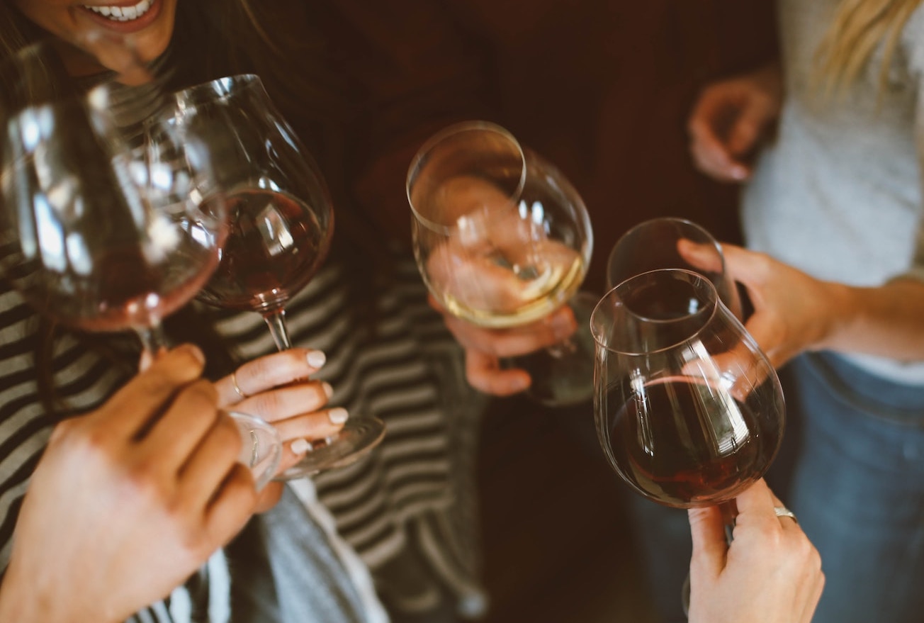 ladies-at-wine-happy-hour