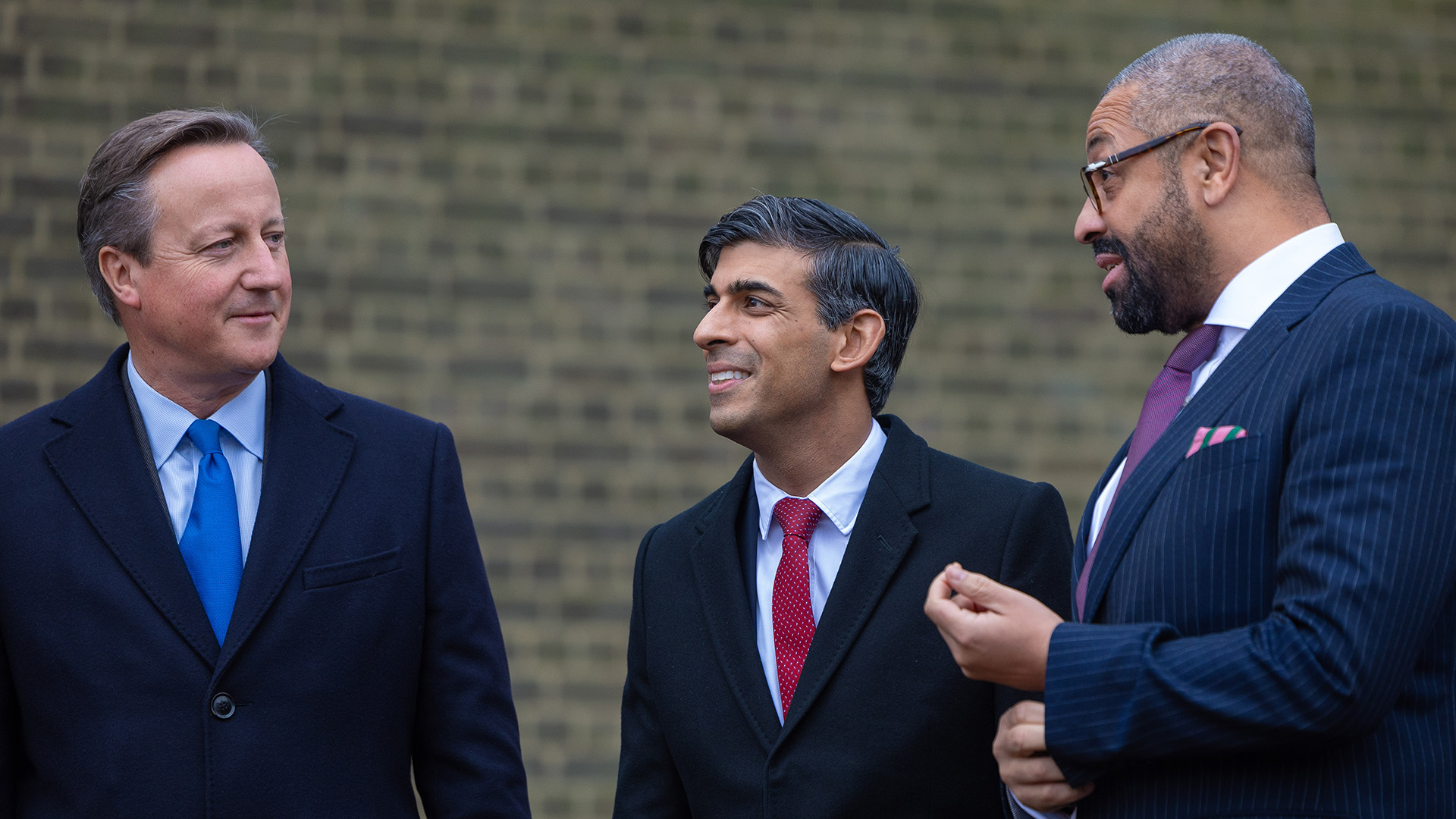 The Prime Minister Rishi Sunak, together with the Secretary of State for Foreign & Commonwealth Affairs David Cameron and the Secretary of State for the Home Department James Cleverly. ©Number 10 (CC BY-NC-ND 2.0 Deed)