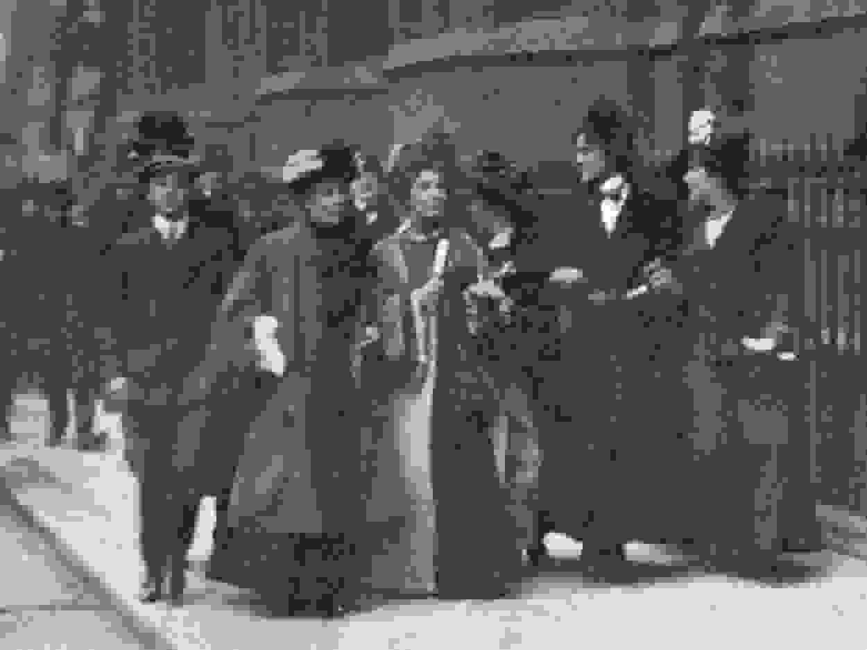 13 February 1908: Emmeline Pankhurst leads a deputation of women suffragists and suffragettes carrying a petition to the House of Commons. © Mary Evans Picture Library