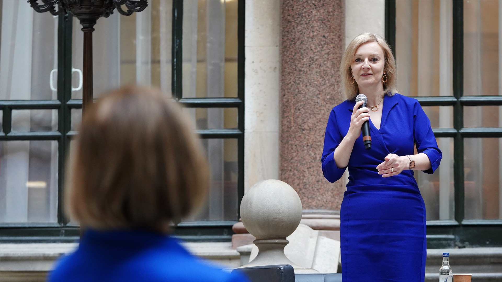 The Rt Hon Liz Truss MP giving a speech, 7 October 2020. © Number 10 [Flickr] / CC BY-NC-ND 2.0 DEED