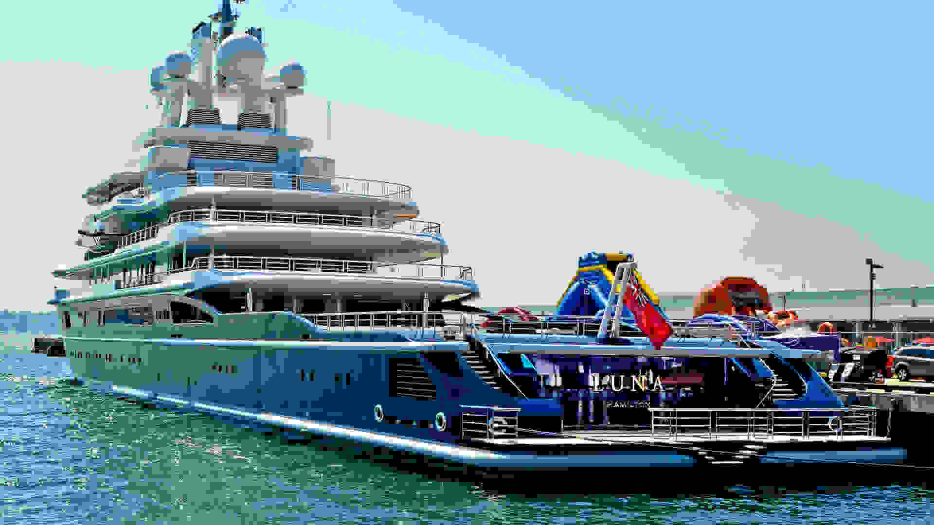 Roman Abramovich’s motor yacht “Luna” docked in San Diego, January 2013 Photo by Sam Morris via Wikipedia (CC-BY-3.0)