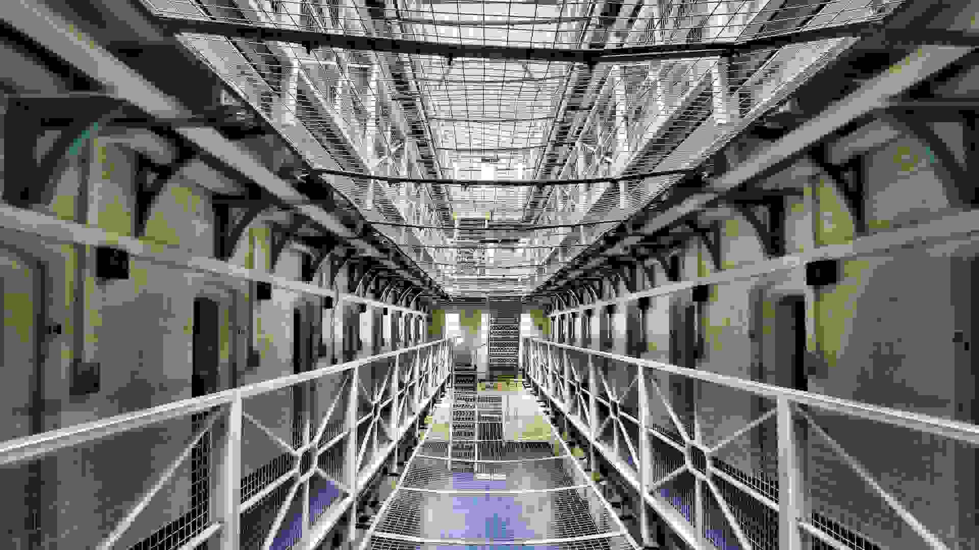 A Wing, Shrewsbury Prison. © Phil Smith Photography / Josephinebeasley, via Wikimedia Commons. CC BY-SA 4.0