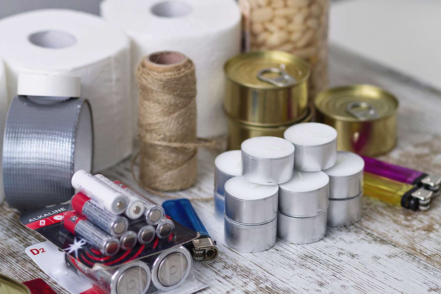 16-things-to-always-have-in-your-home-emergency-kit-according-to-experts