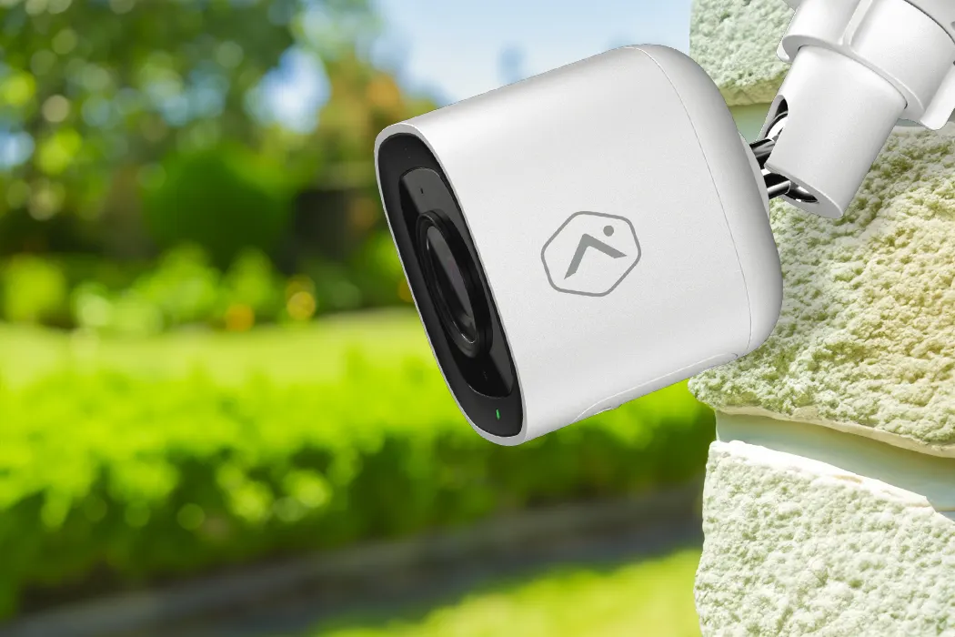 Security Cameras vs Surveillance Cameras Blog Image v.1