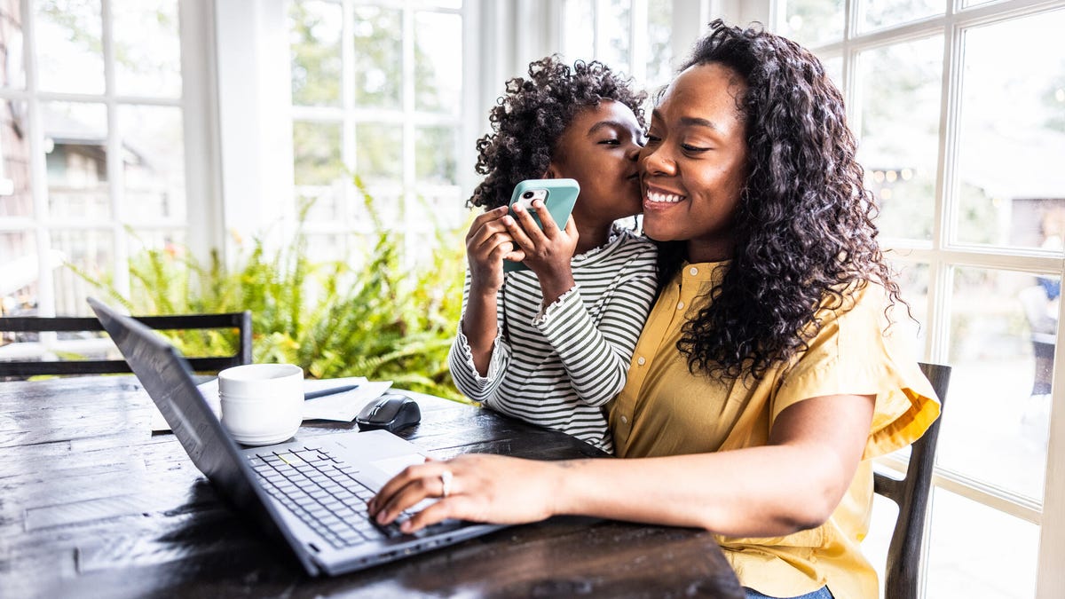 the-best-smart-home-and-security-gifts-for-mother-s-day