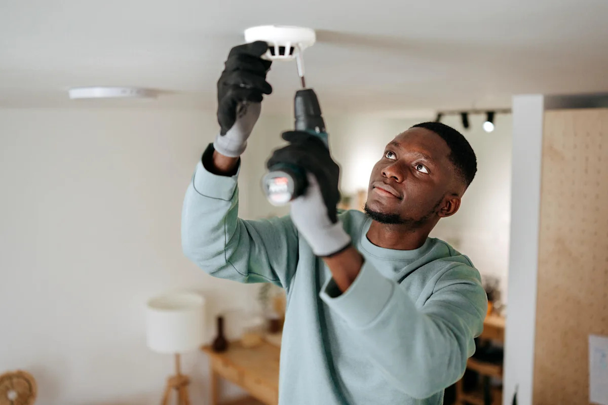 we-do-the-math-how-much-you-save-with-self-install-home-security-vs-a-professional-visit