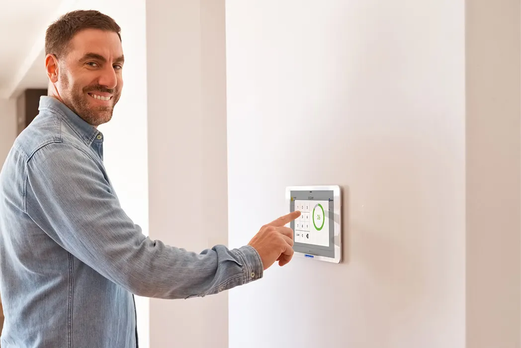2 78 Hacked-Home-Security-Cameras-List-3-Surprising-Facts Desktop