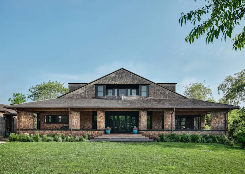 A shingle style house in Weekapaug Rhode Island designed by Thomas A. Kligerman.
