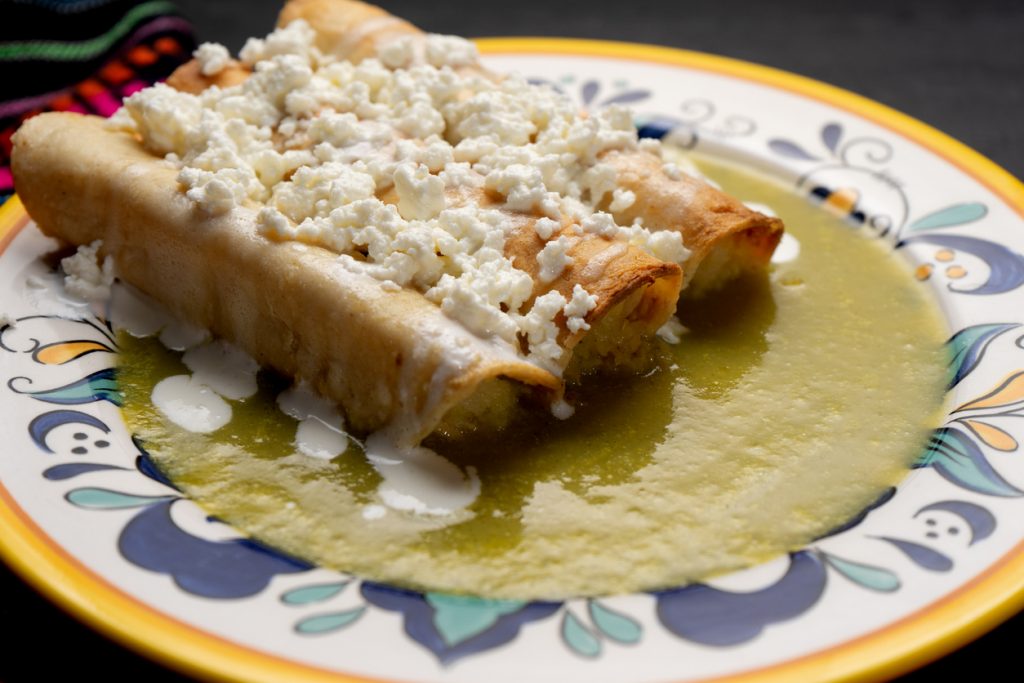 acos de pollo con queso