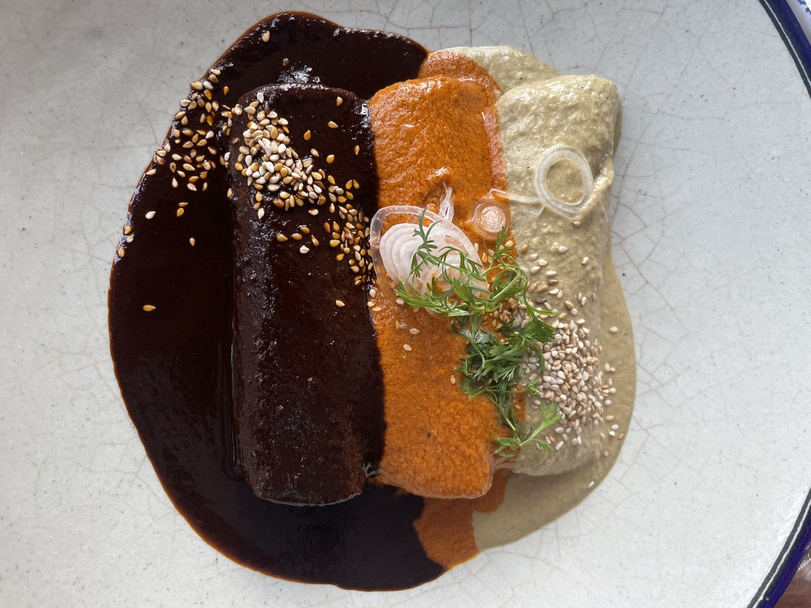 ¿Cuánto cuesta una orden de enchiladas?