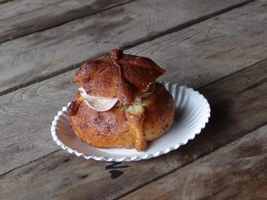 pan de muerto relleno
