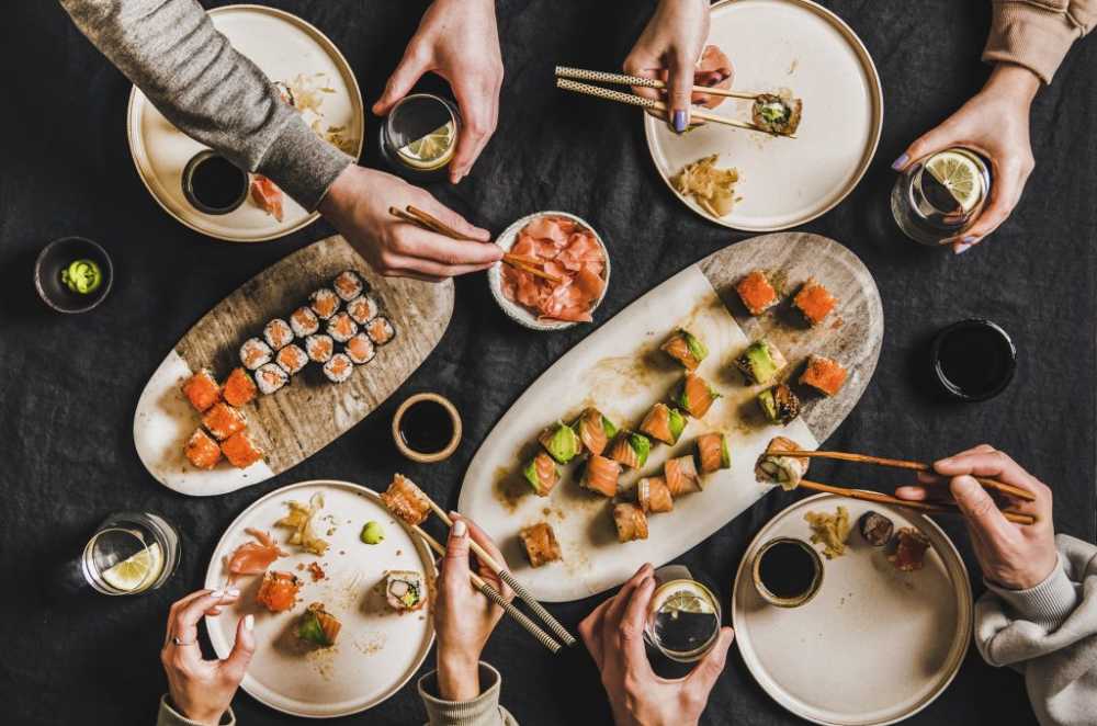 Charola de sushi para compartir