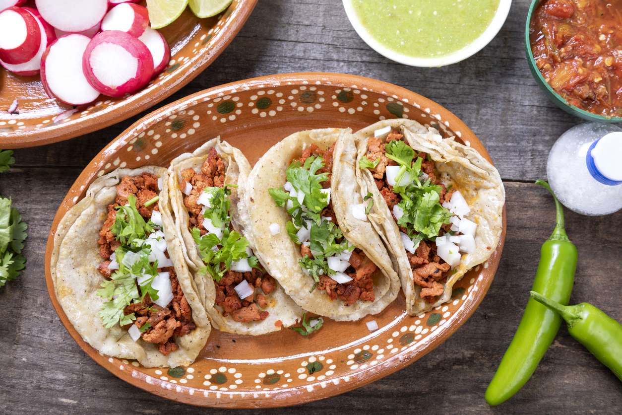 ¡Unos tacos de longaniza hasta para repetir!