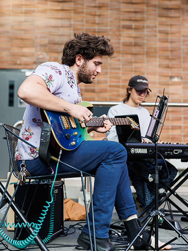 live-and-social-medium