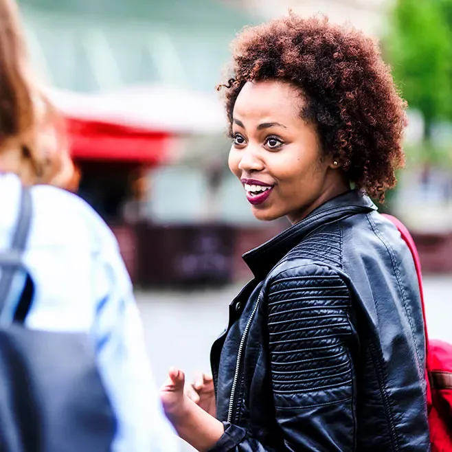 Jeune femme souriante 