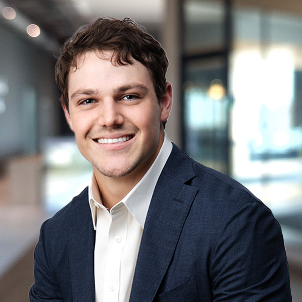 Luke Ray Associate Wealth Advisor headshot