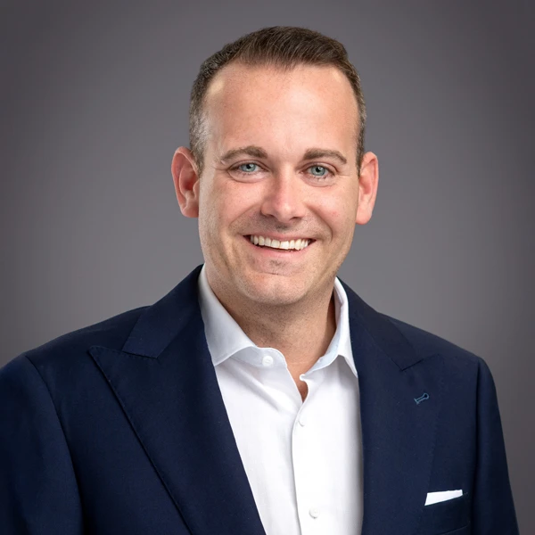 Derrick Schemmel Headshot