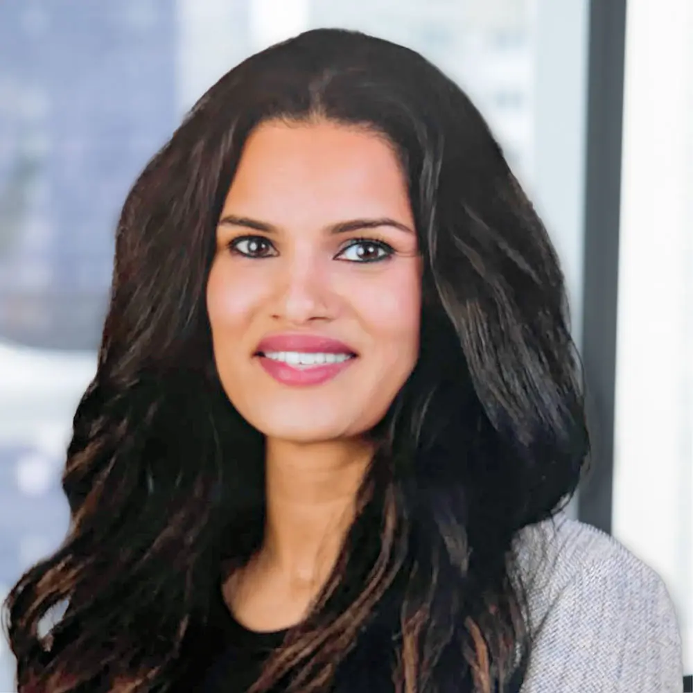 Sarah Kahn Headshot - Updated