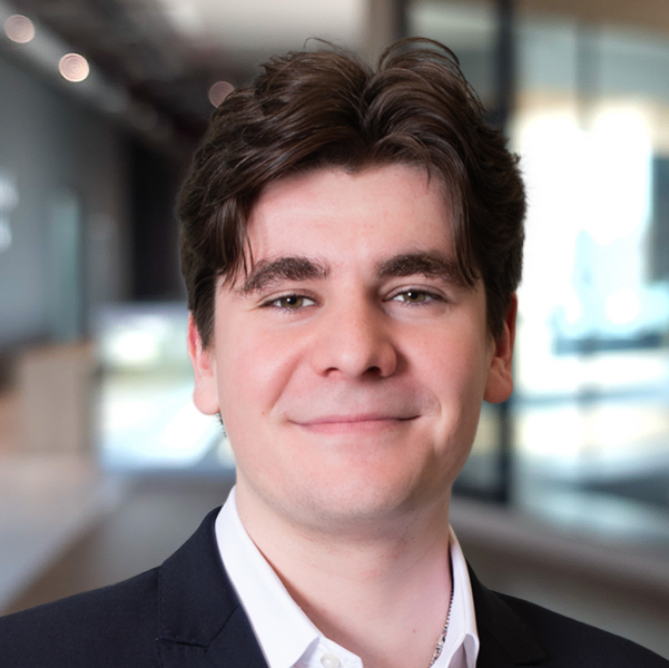 Evan Perlow Associate headshot