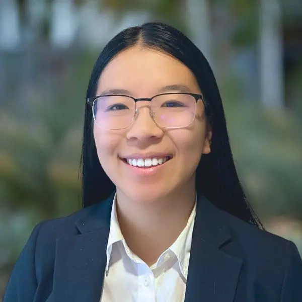 Jessica Tam Headshot