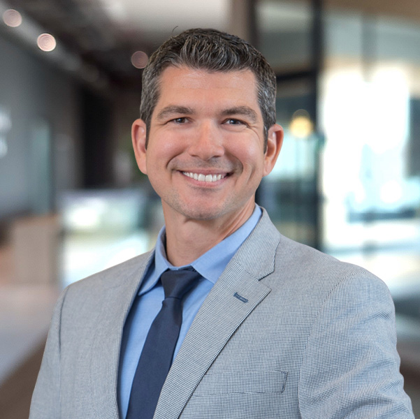 Jay Alava Associate Wealth Advisor headshot