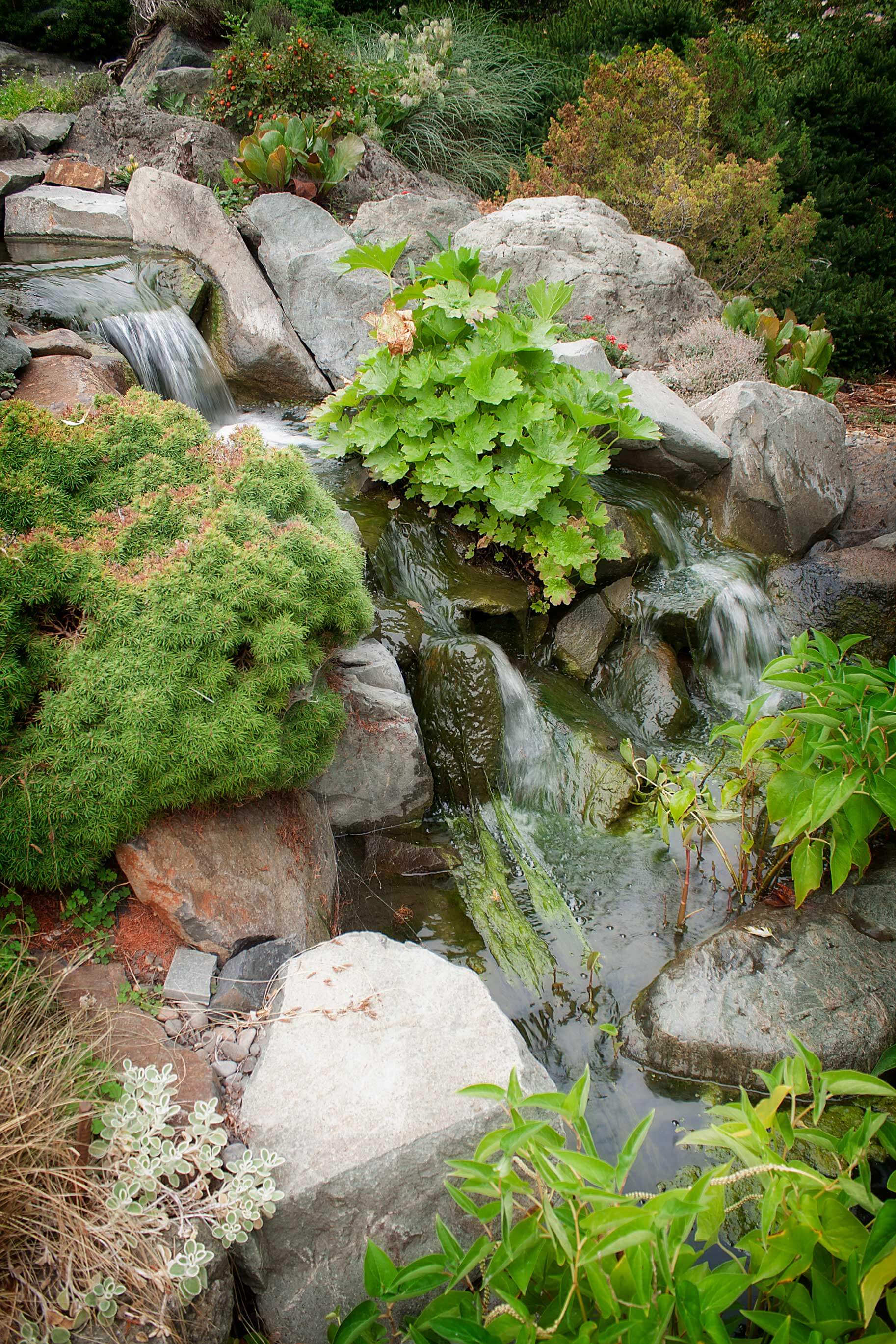 Waterfall Andreatta-Waterscapes Medford-Oregon
