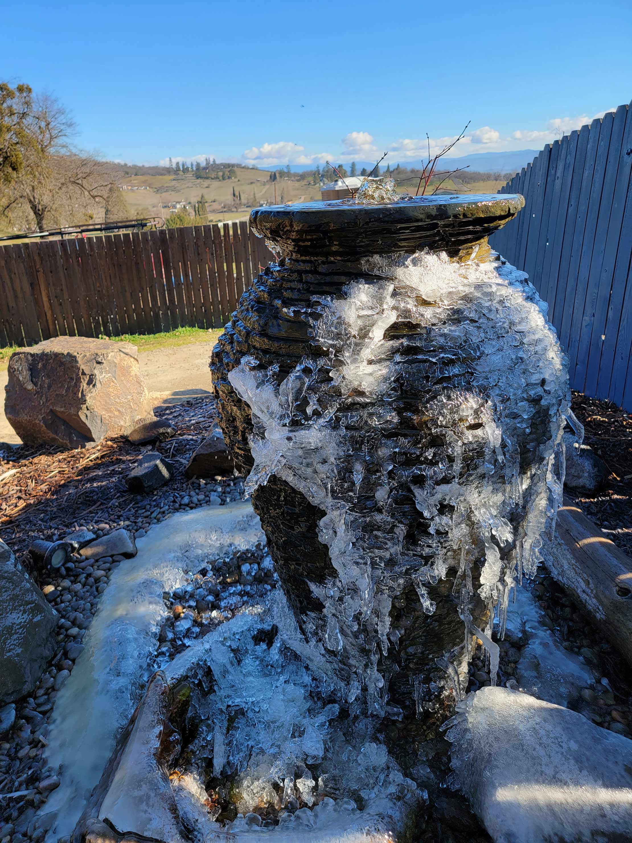 Slate-Stacked-Urn-in-Winter Andreatta-Waterscapes Central-Point-Oregon