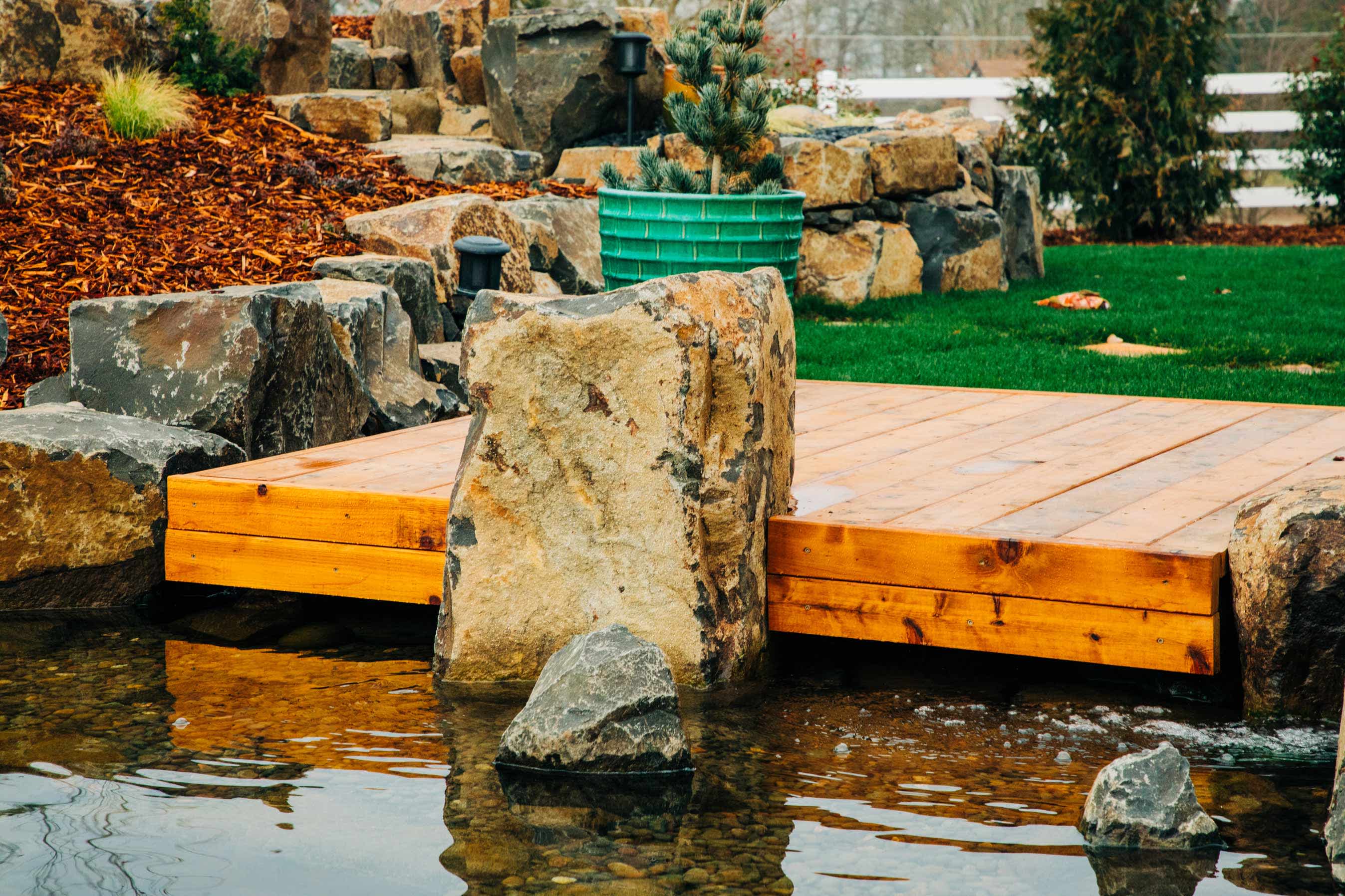 Small-Deck-by-Pond Andreatta-Waterscapes Grants-Pass-Oregon