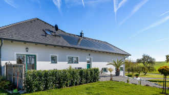 Das Photovoltaik Premiumsystem von Bramac, das sich perfekt in die Dachfläche integriert