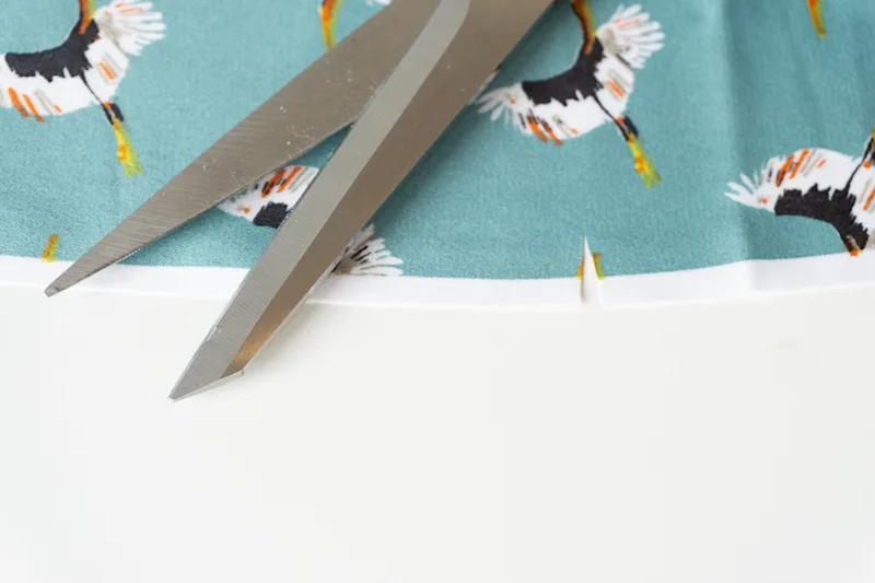 Tips en tricks - Naaien - Naailes - Stof recht knippen - Hoe knip je stof recht