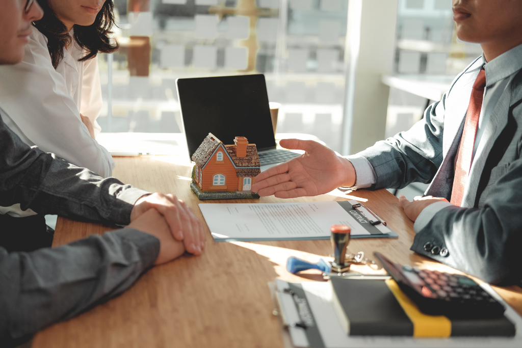 Find out how an Aussie Broker can help you review your home loan, compare your options and navigate rising interest rates with confidence.
