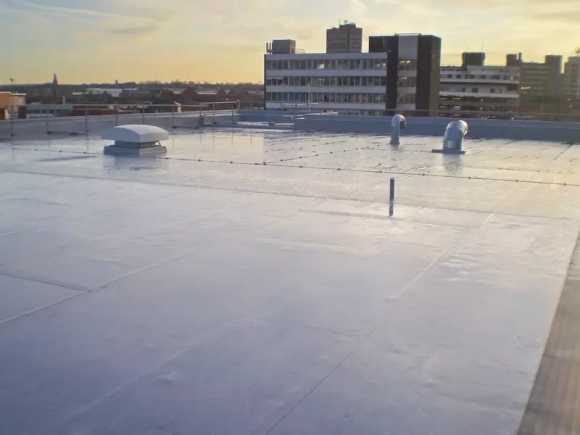 synthetic membranes on the flat roof