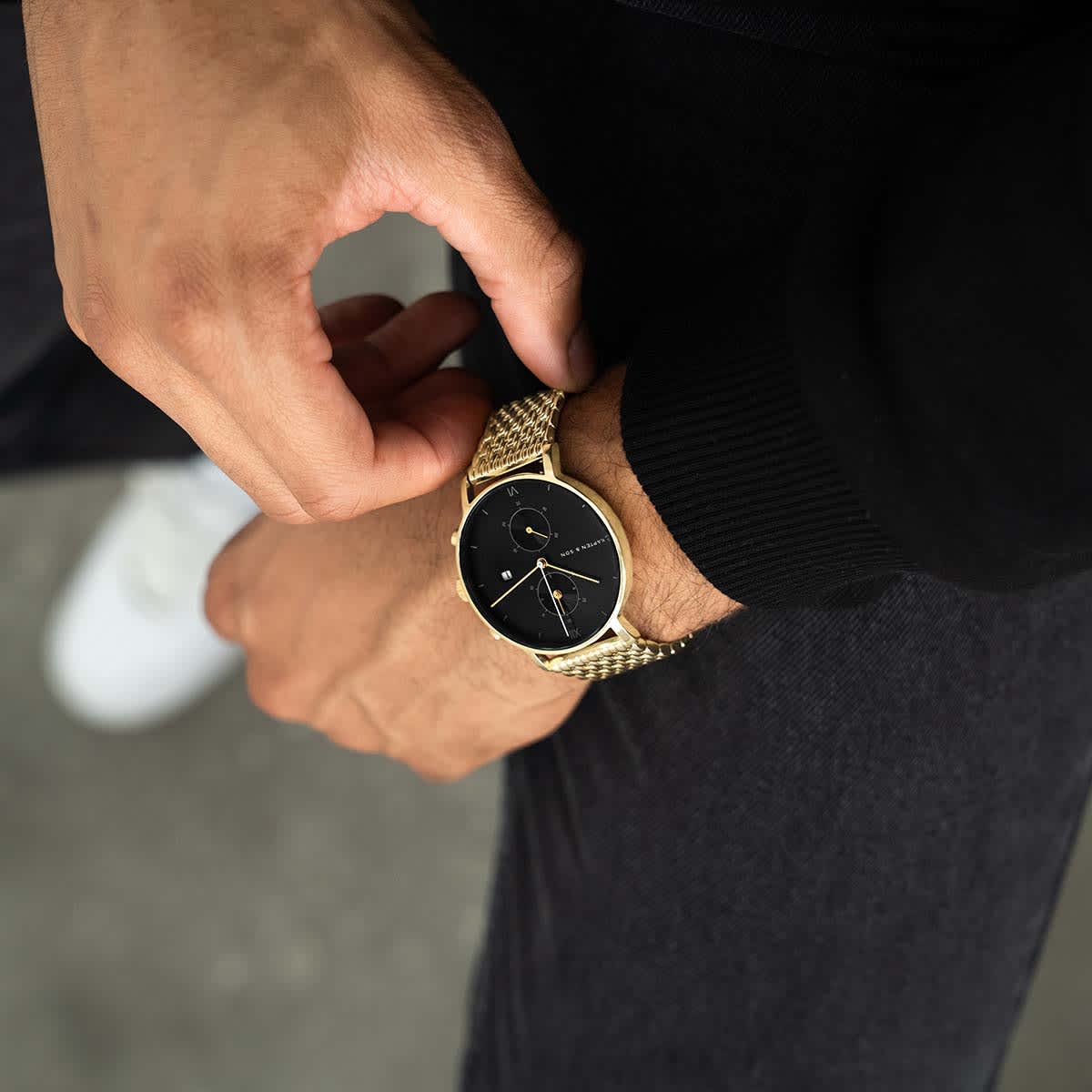 Chrono Gold Black Woven Steel _thumbnail_5