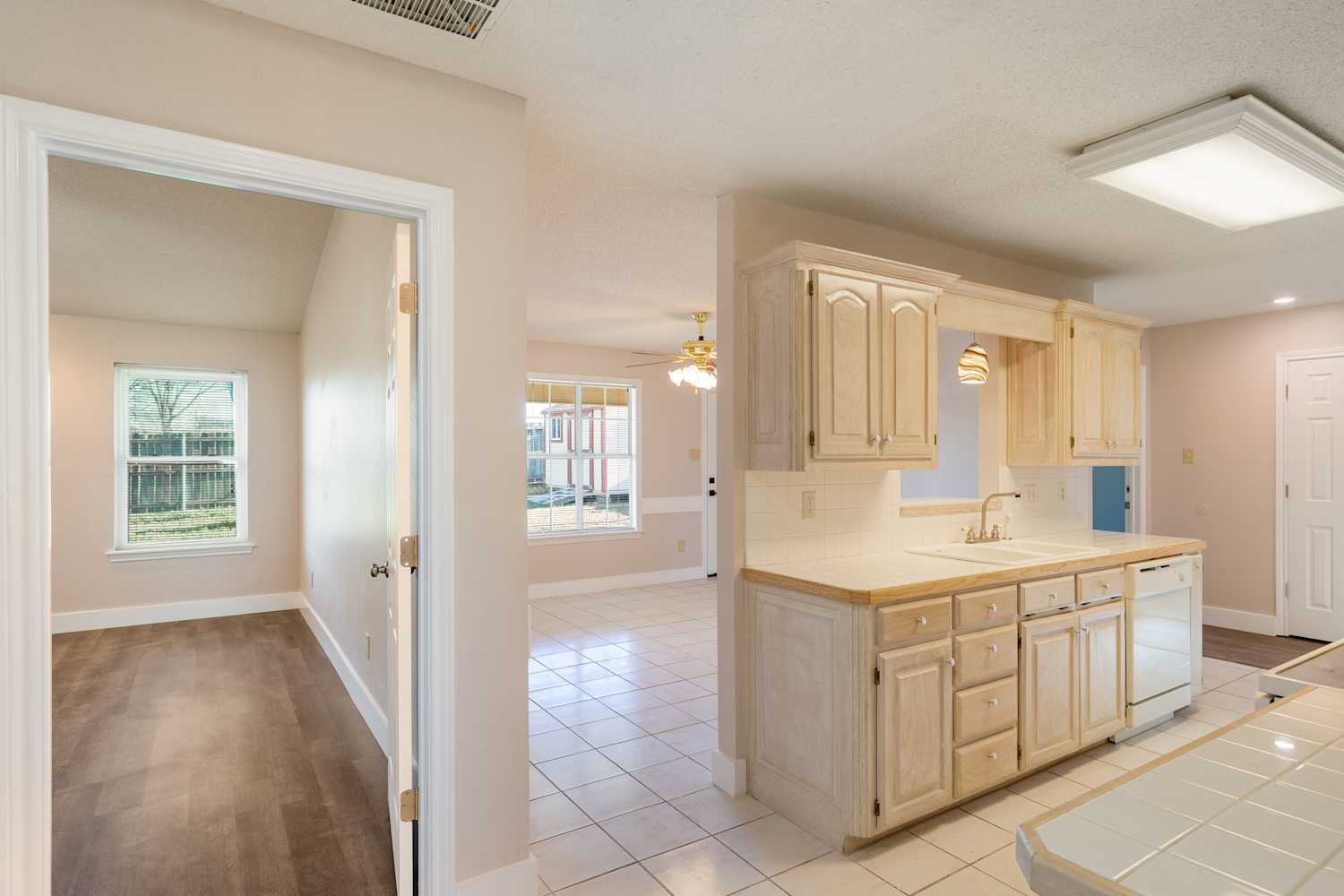 1880 Woodbridge Dr 17