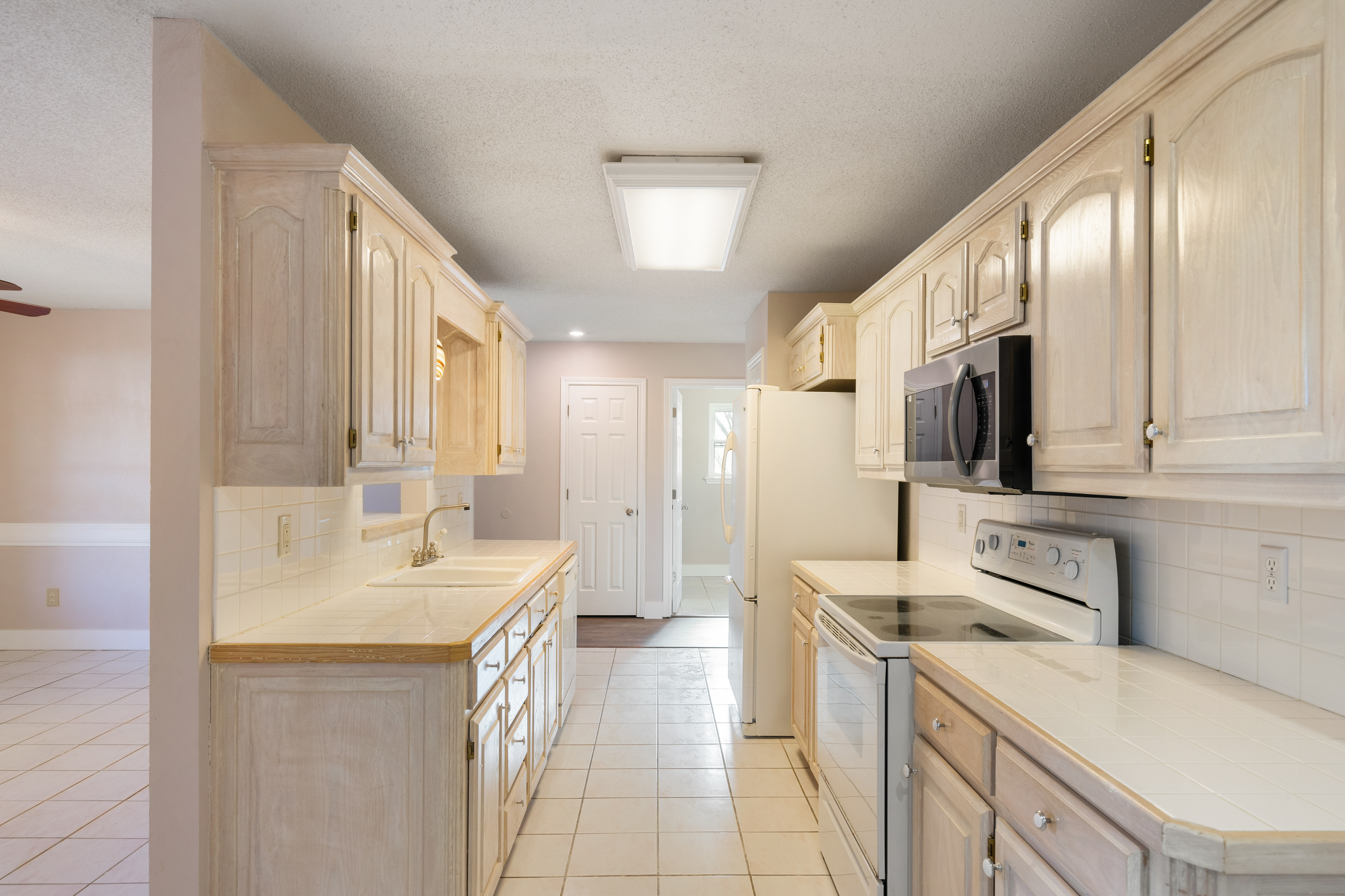 1880 Woodbridge Dr 16