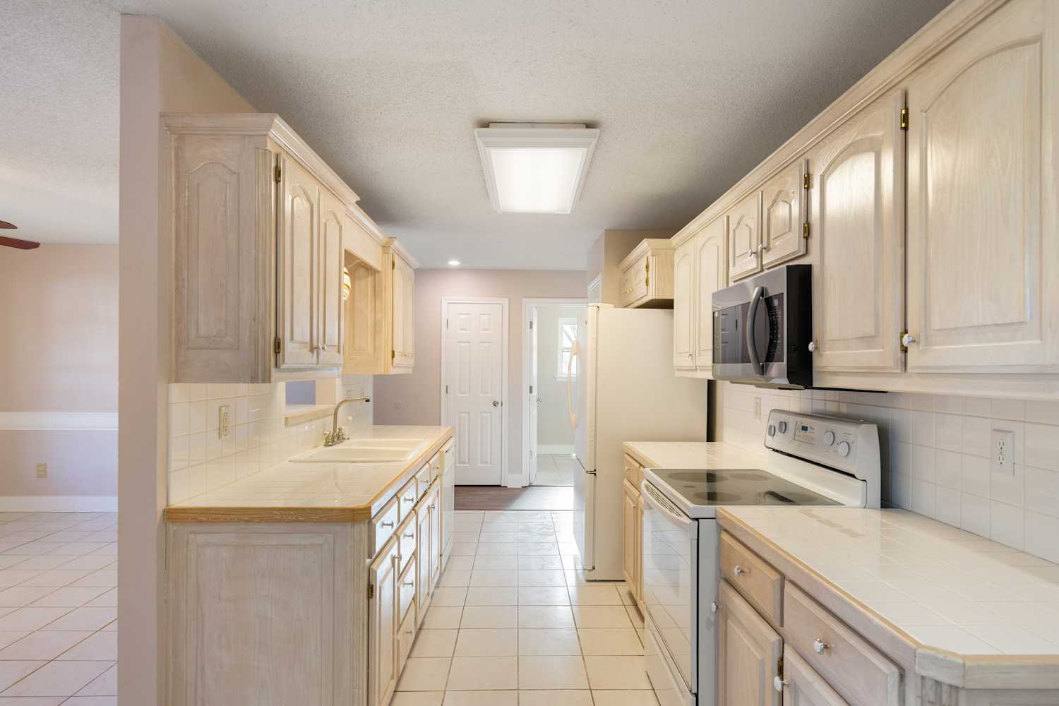 1880 Woodbridge Dr 16