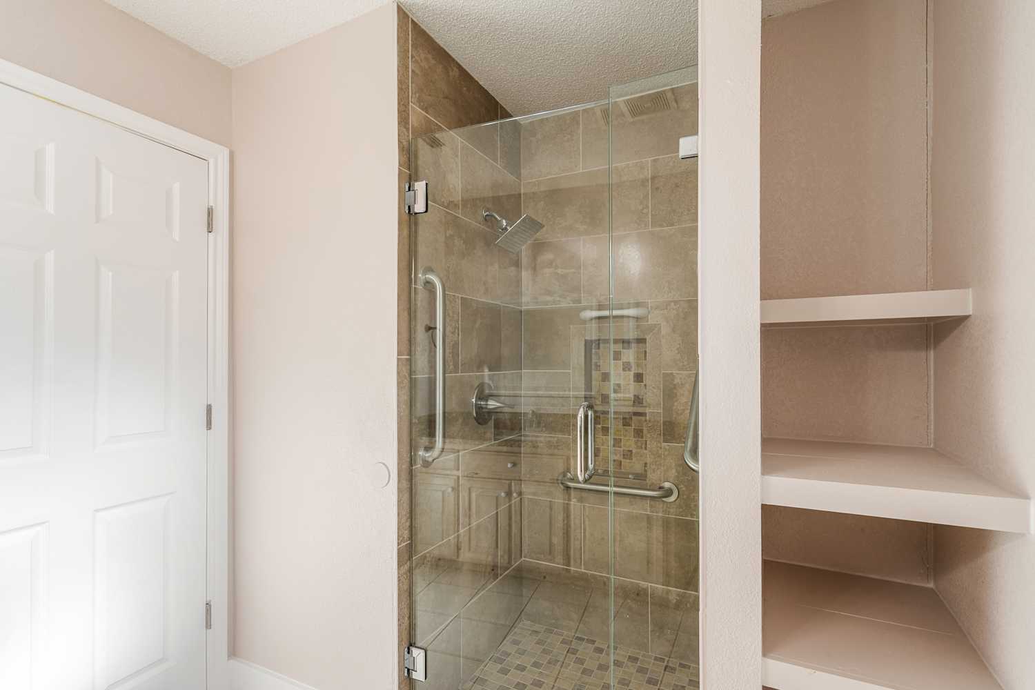 1880 Woodbridge Dr 28