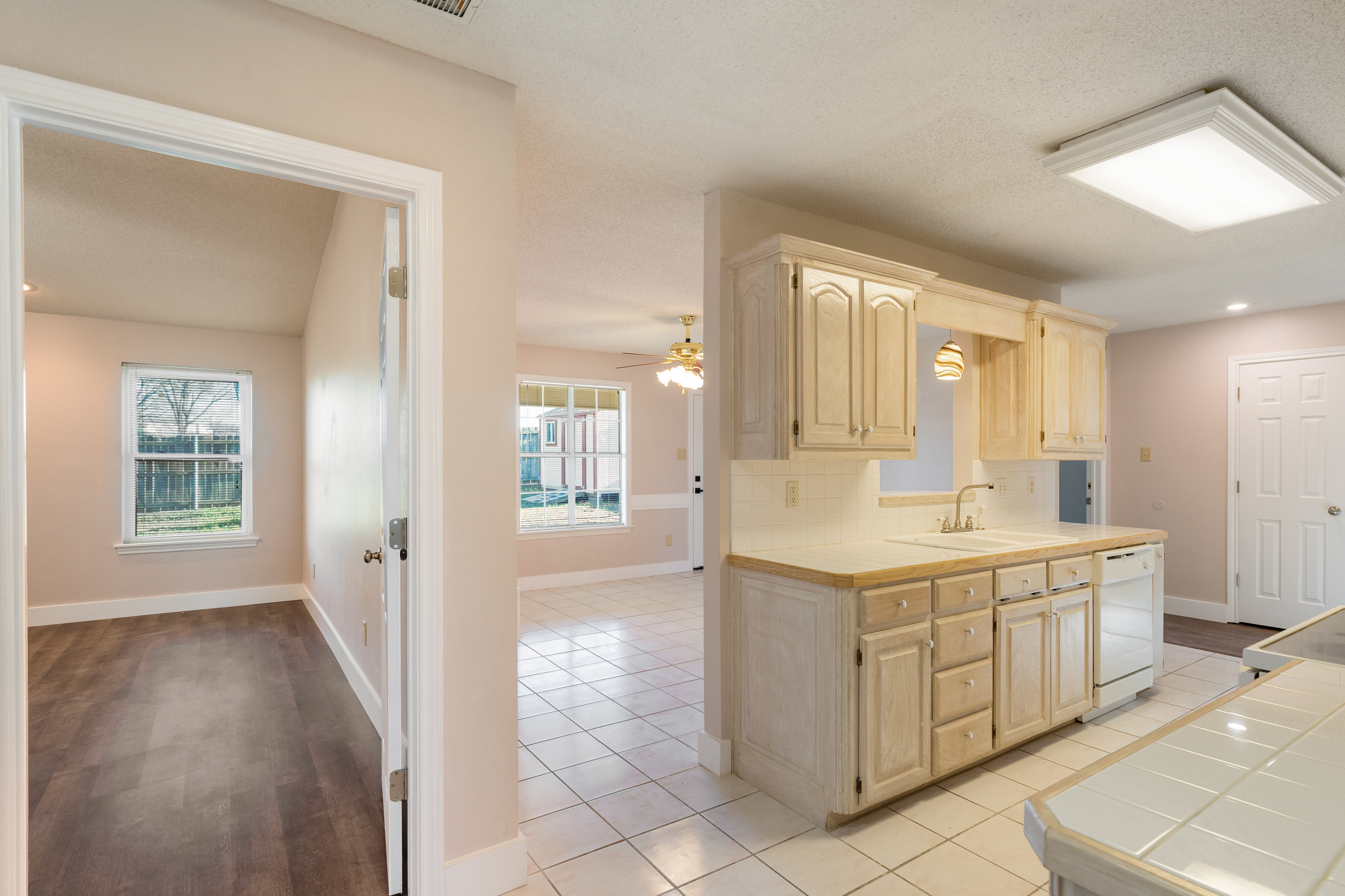 1880 Woodbridge Dr 15