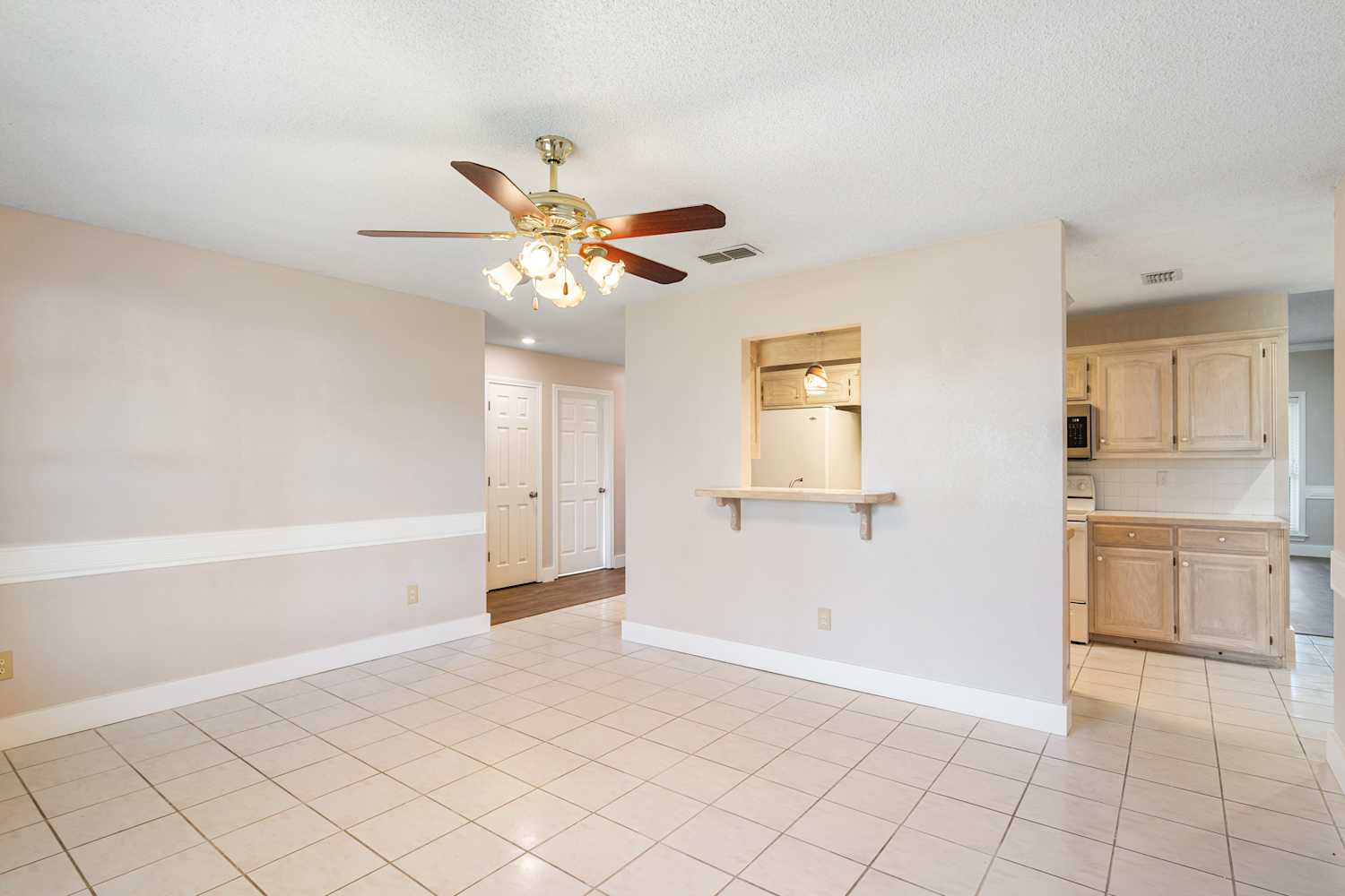 1880 Woodbridge Dr 19