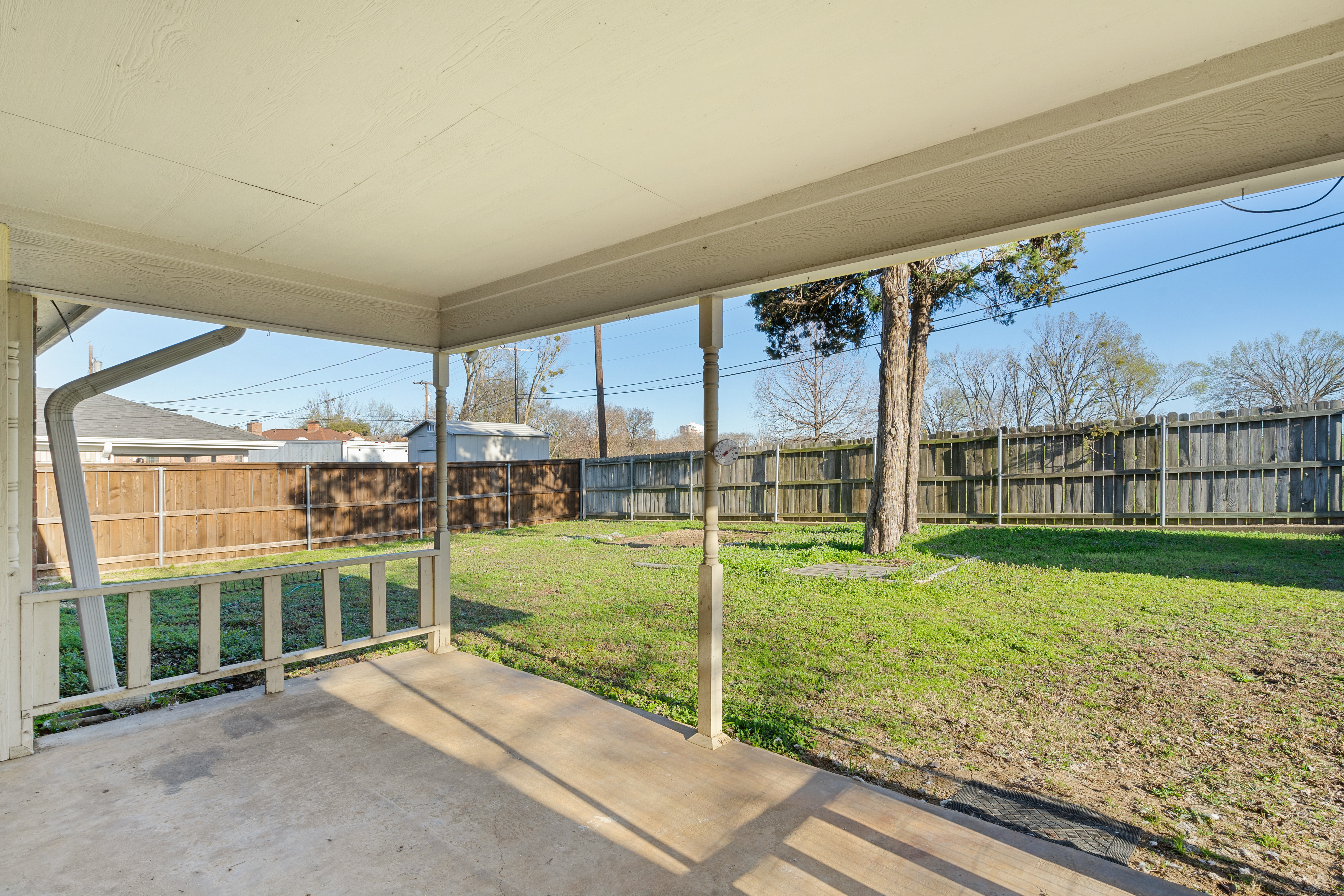 1880 Woodbridge Dr 32