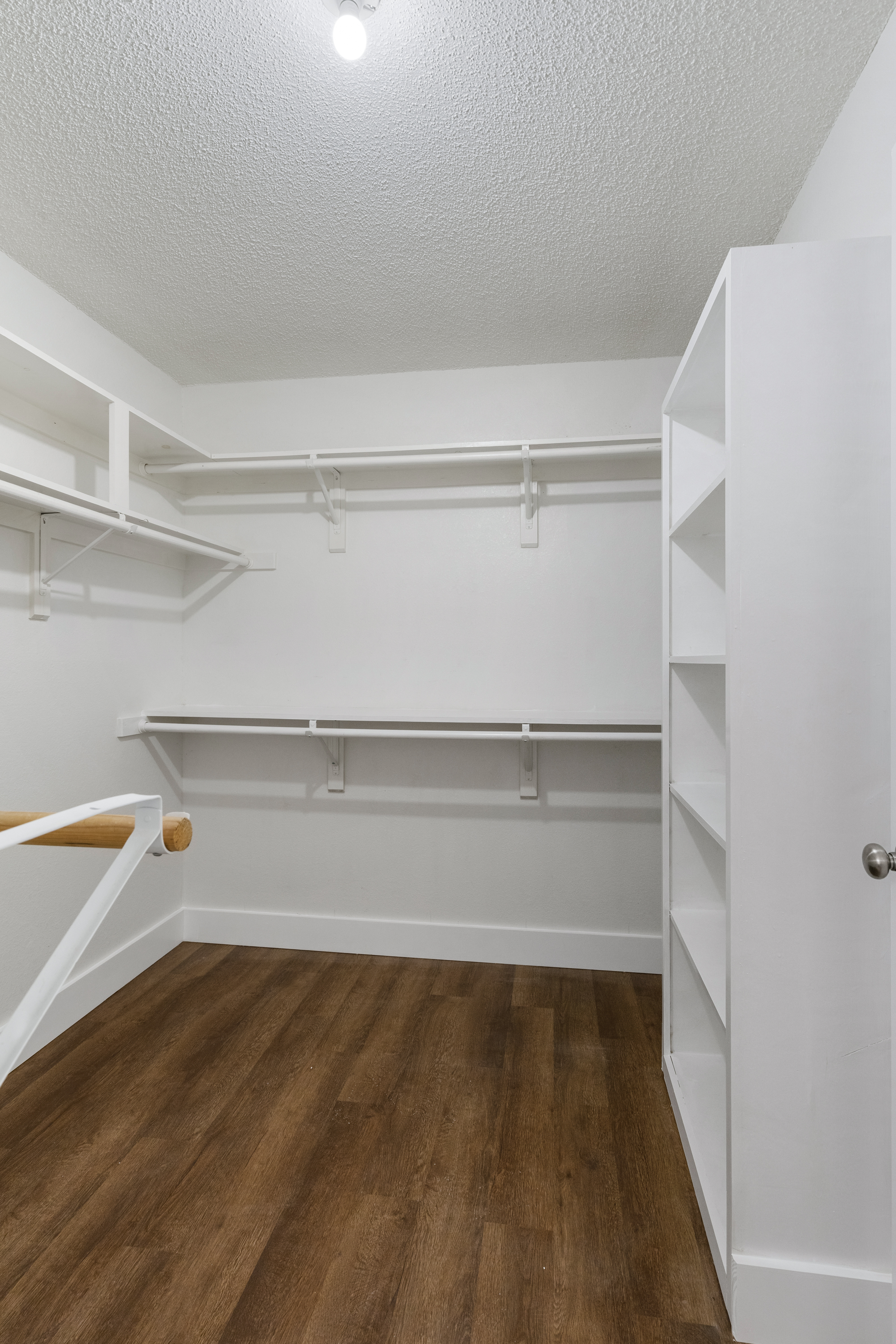 1880 Woodbridge Dr 11