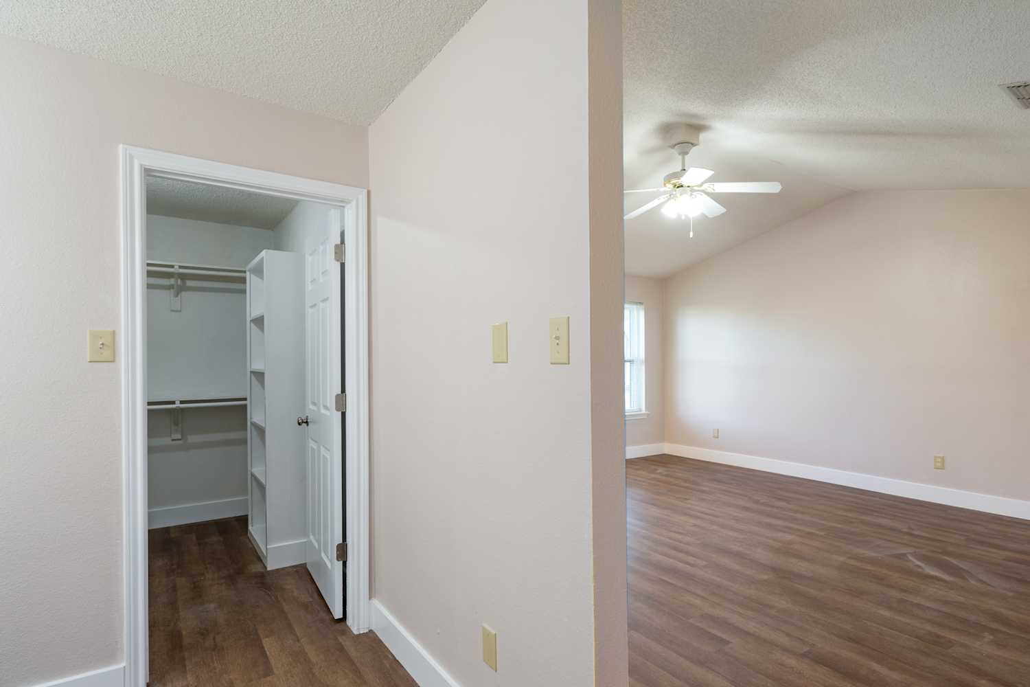 1880 Woodbridge Dr 8