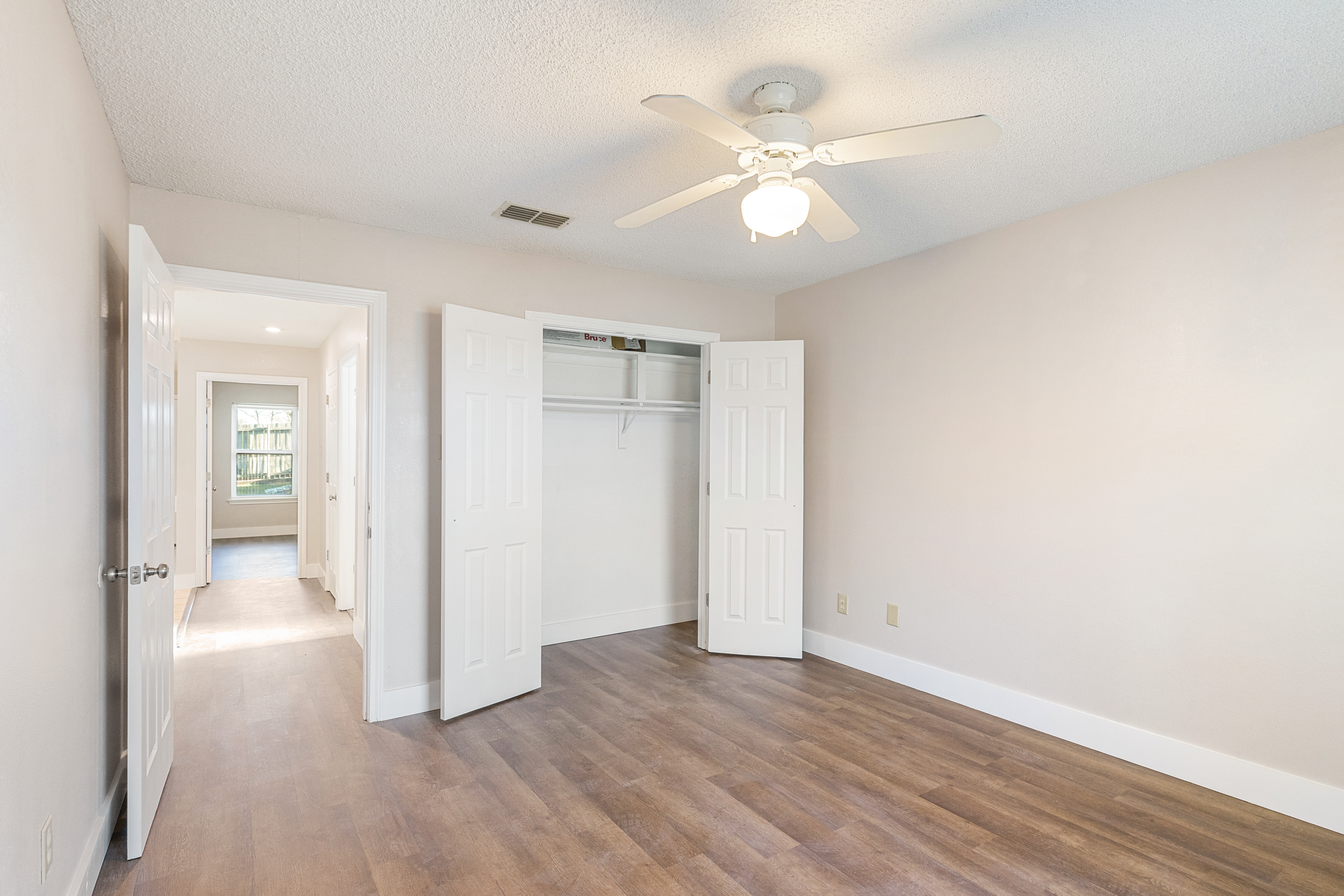 1880 Woodbridge Dr 30