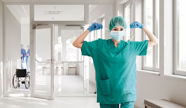 Automatik til hængslede døre